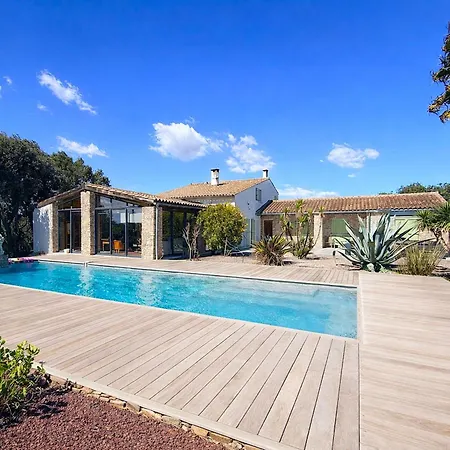 Mas Des Capitelles Nimes, Avec Piscine